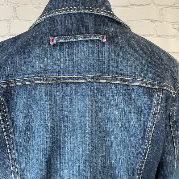 Elie Tahari Denim Jean Jacket size Medium w/ Silk Lining EUC - Picture 8 of 12